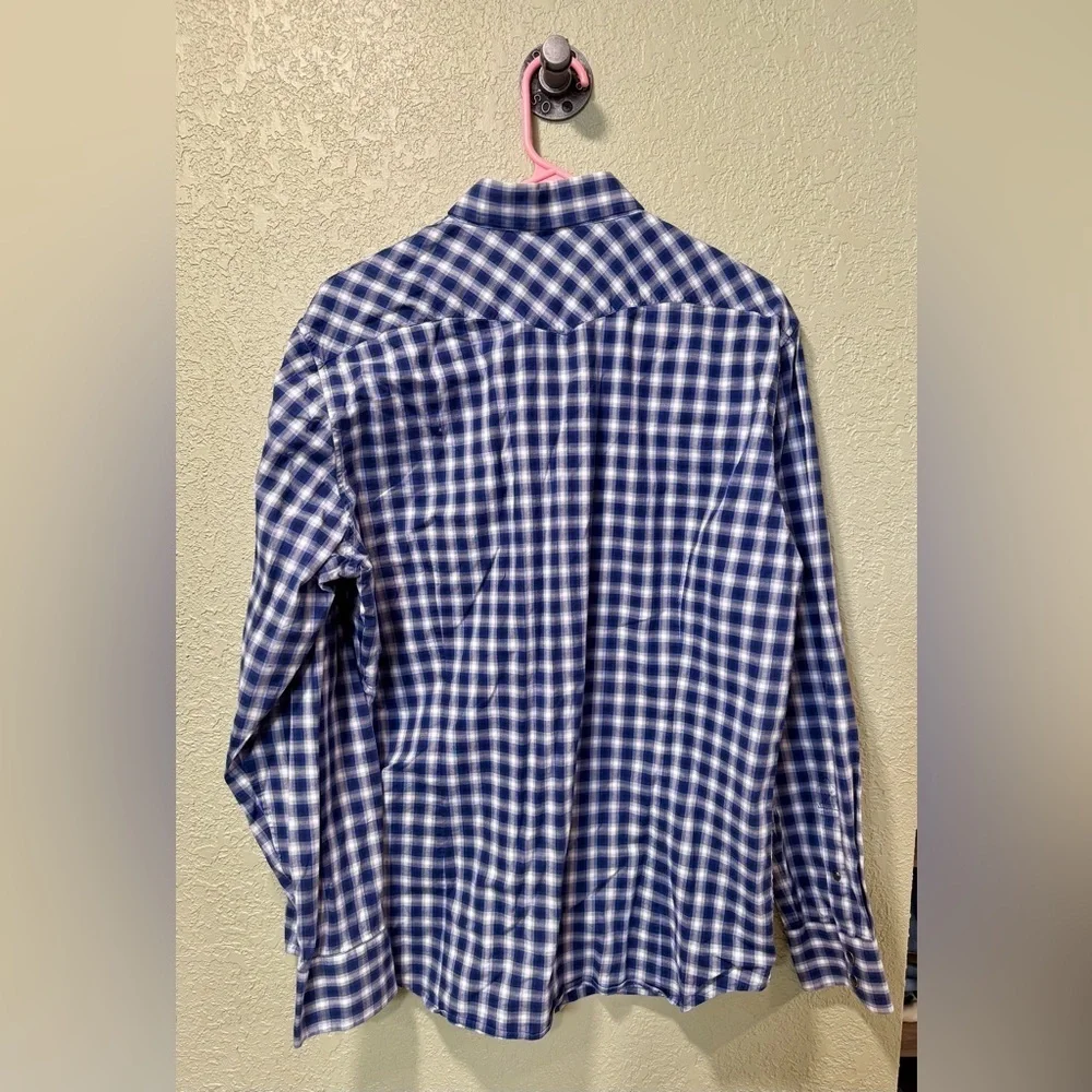 Banana Republic Blue and White Checkered Men's Shirt